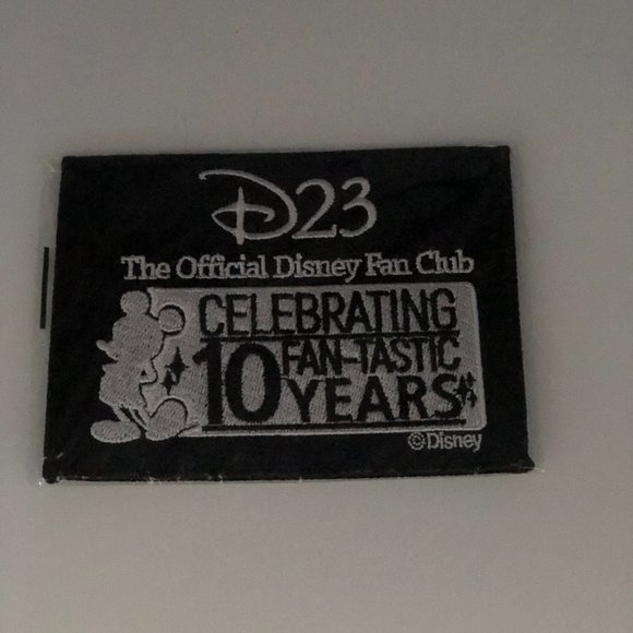 D23 Disney Club 10 Year Patch, NIP - Picture 1 of 3